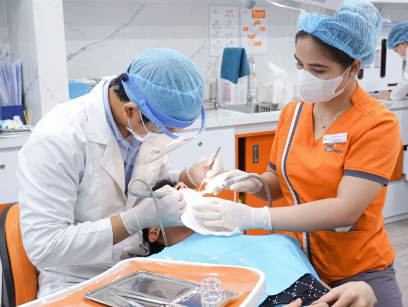 Nha khoa Up Dental đầu tư thiết bị hỗ trợ Implant