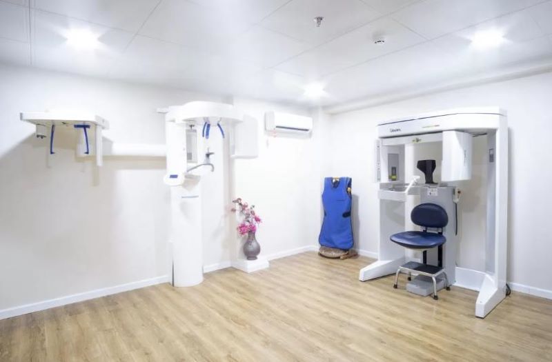 Quy trình thăm khám bằng thiết bị hiện đại tại Kim Loan Dental