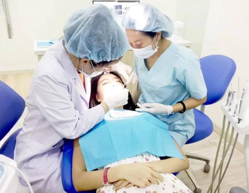 nha khoa cạo vôi răng giá rẻ tốt uy tín tại Quận 1 - 2