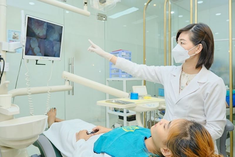 Nha khoa Hoa Sứ bác sĩ tận tâm giàu kinh nghiệm