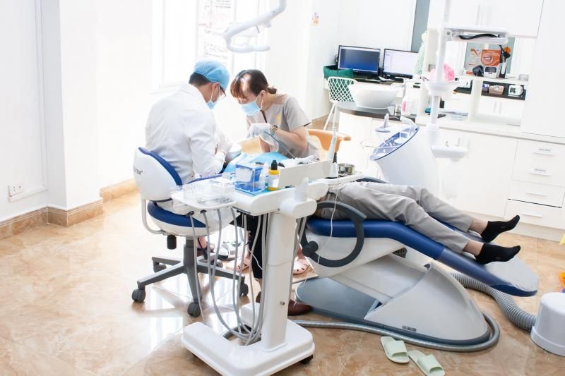 Nha khoa Niềm Tin chú trọng yếu tố điều trị an toàn khi hỗ trợ khách hàng