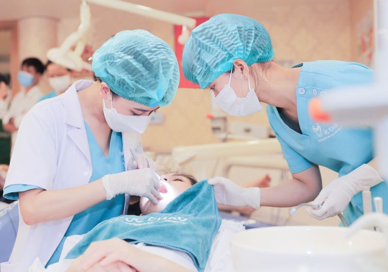 Không gian thăm khám sạch sẽ tại nha khoa Sài Gòn Hóc Môn 