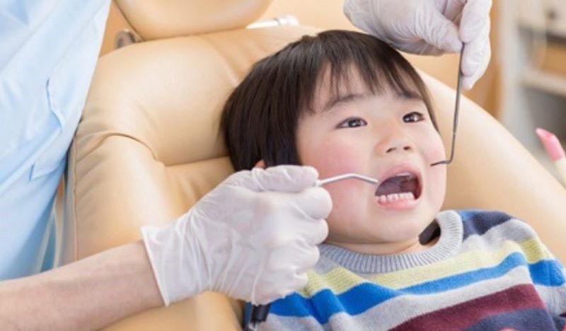 Chỉnh nha sớm cho bé