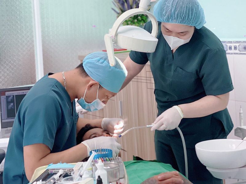 Nha khoa Bến Lức quy tụ bác sĩ nhiều năm kinh nghiệm