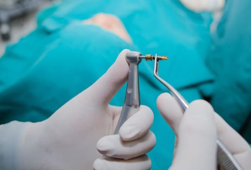 Thu Cúc TCI đầu tư thiết bị Implant hiện đại