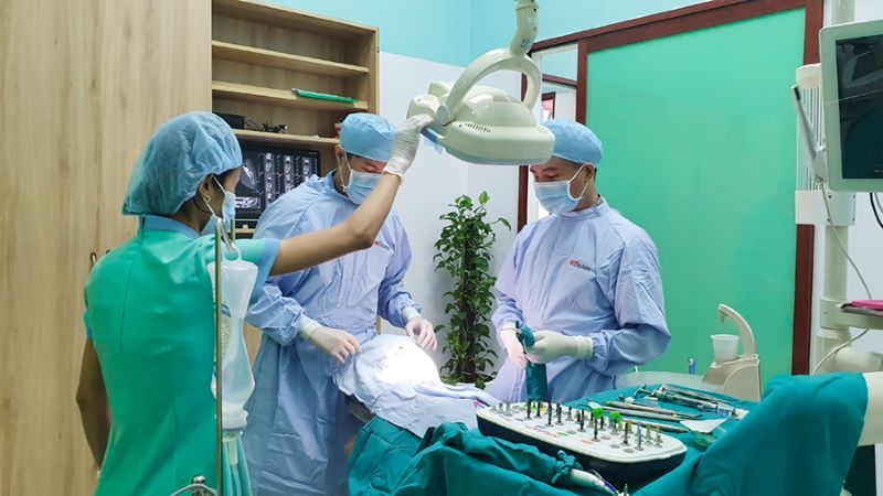 Kỹ thuật trồng implant tại Nha Khoa Linh Xuân 