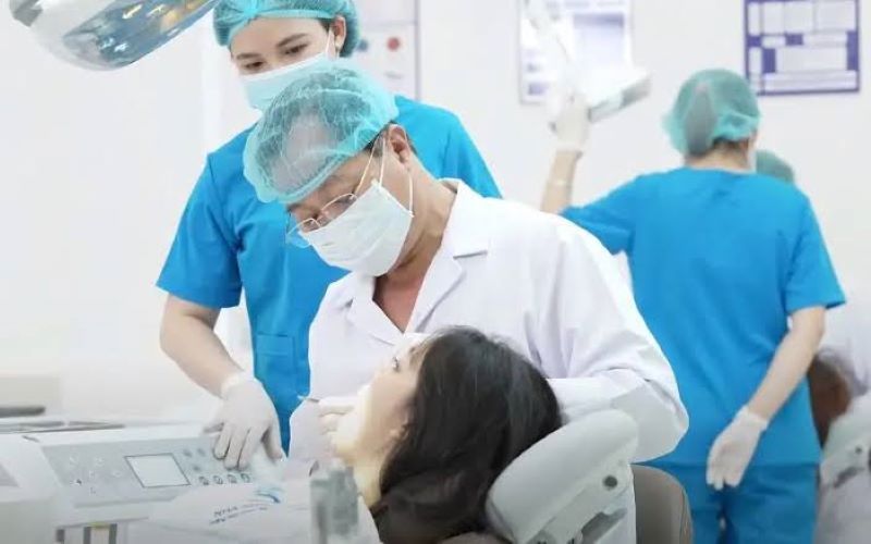 Nha khoa Parkway ứng dụng tiêu chuẩn Singapore trong điều trị Implant