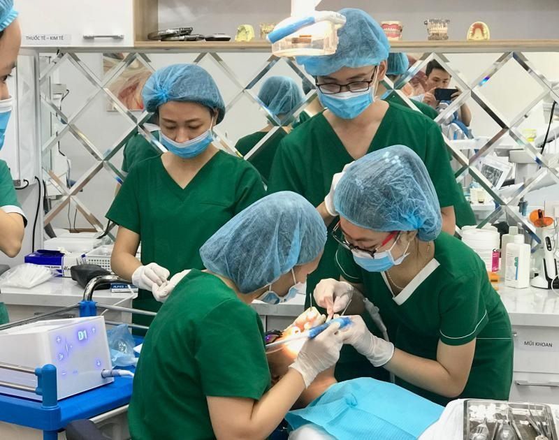 Nha khoa Lam Anh Sài Gòn quy tụ đội ngũ bác sĩ giàu kinh nghiệm