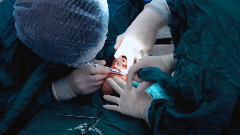 Nha khoa Phương Đông chú trọng đội ngũ bác sĩ Implant