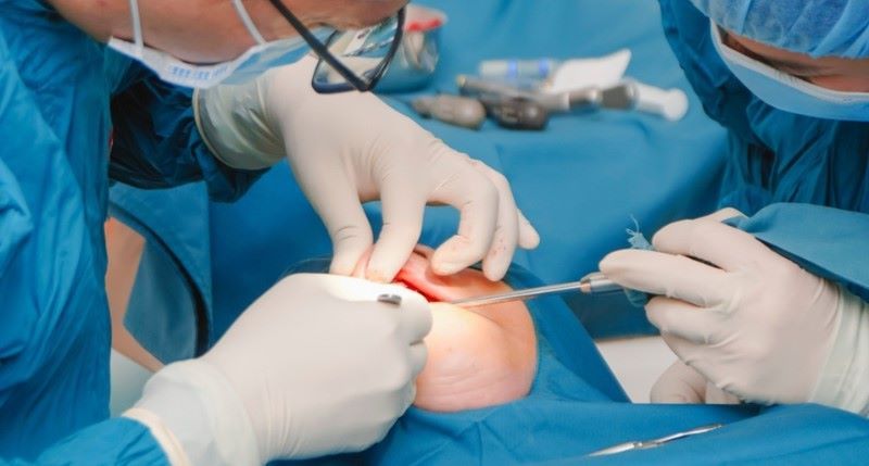 Pháp Việt chú trọng yếu tố vô khuẩn trong điều trị và hậu chăm sóc sau cấy ghép Implant
